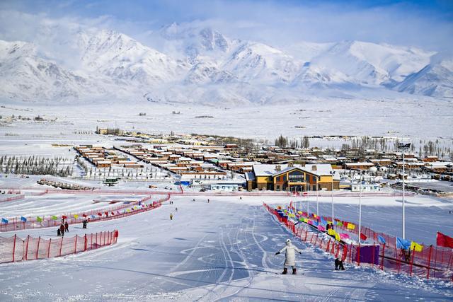 星空体育网站：新华全媒+冰雪运动成就新疆文旅新名片(图3)