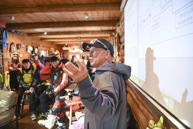 星空体育网站：新华全媒+冰雪运动成就新疆文旅新名片(图12)