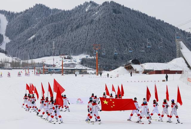 星空体育网站：新华全媒+冰雪运动成就新疆文旅新名片(图18)