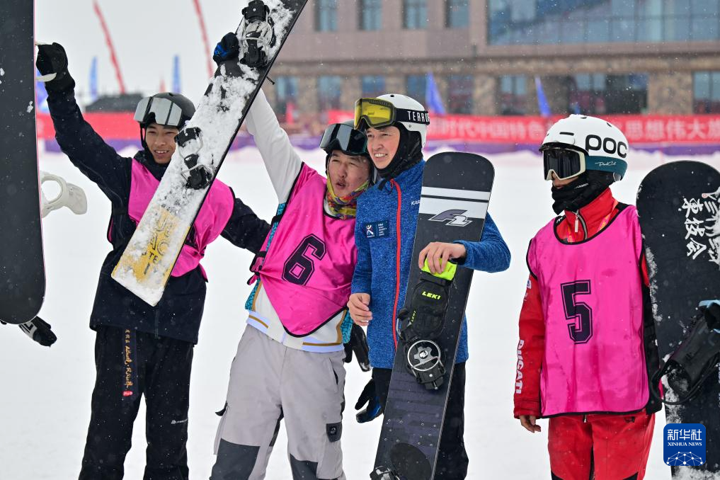星空体育网站：冰雪运动成就新疆文旅新名片(图17)