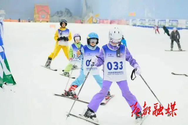 新质赋能花都样本③广州热雪奇迹：东南亚滑雪行业标杆！(图2)