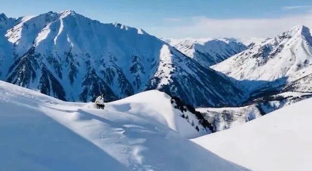 “童话边城”用冰雪运动吹响冬季旅游复苏号角(图1)