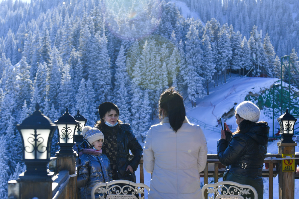 星空体育网站：冰雪经济兴起背后冰雪运动正在成为一种当代生活新京报专栏(图2)
