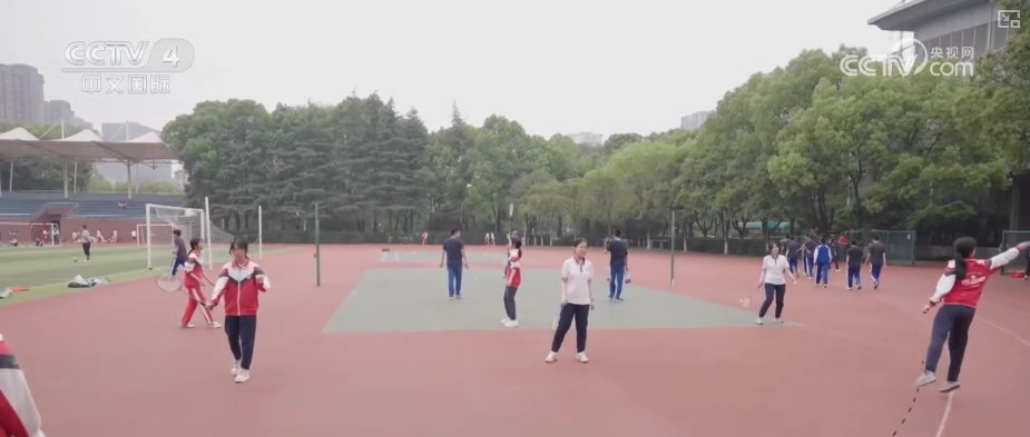 星空体育网址：智慧化手段为高考保驾护航暖心关爱为考生提供细致服务(图1)