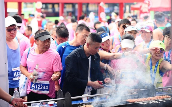2025鹤岗森林半程马拉松举行(图2)